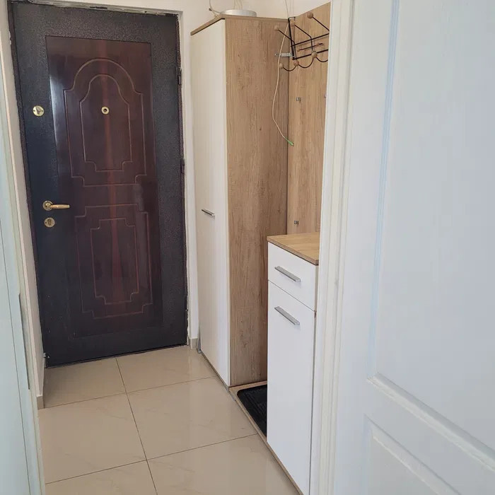 Crangasi | Garsoniera renovata modern | Balcon | 3 Minute metrou 