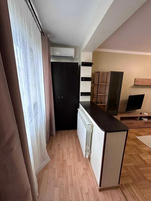 Dorobanti | Garsoniera renovata | Balcon | Bloc anvelopat | 8 Minute metrou 