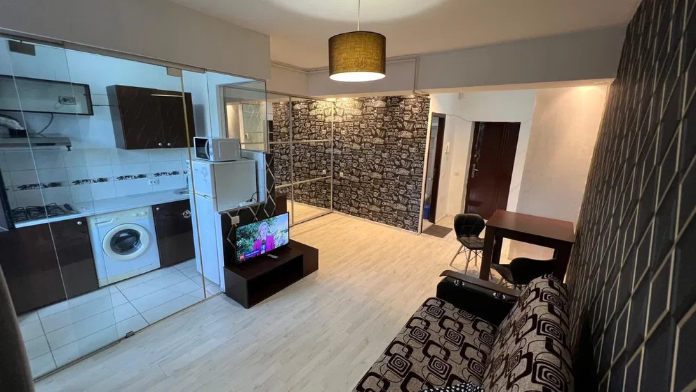 Aparatorii Patriei | Garsoniera | Balcon | Centrala | Metrou