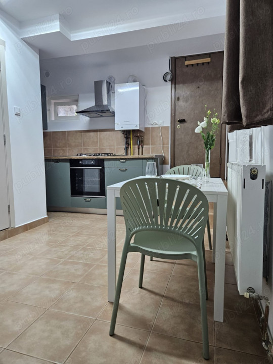 Romana | Garsoniera renovata modern | Centrala proprie | 7 Minute metrou 