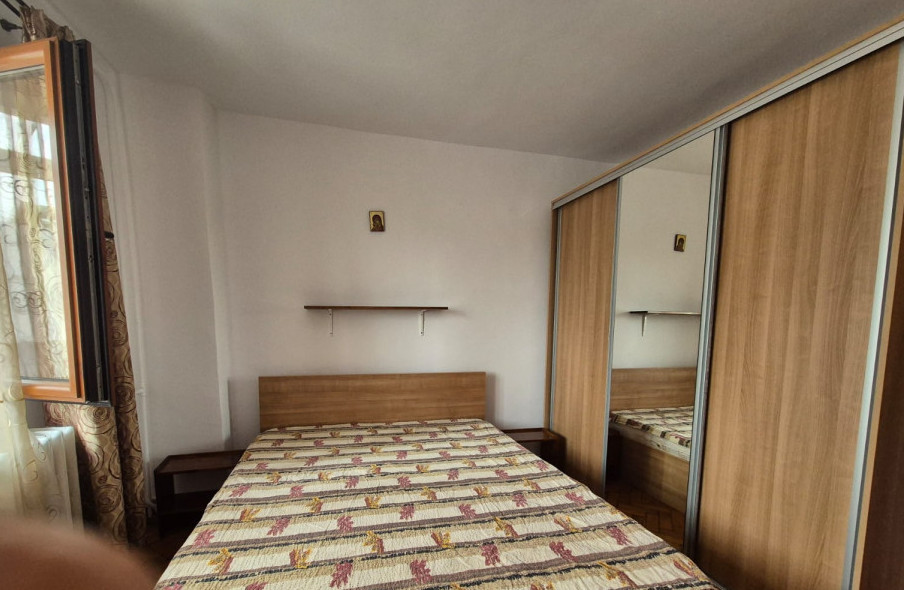 3 Camere Titan- Bd. 1 Decembrie | Balcon | 1986 | Anvelopat