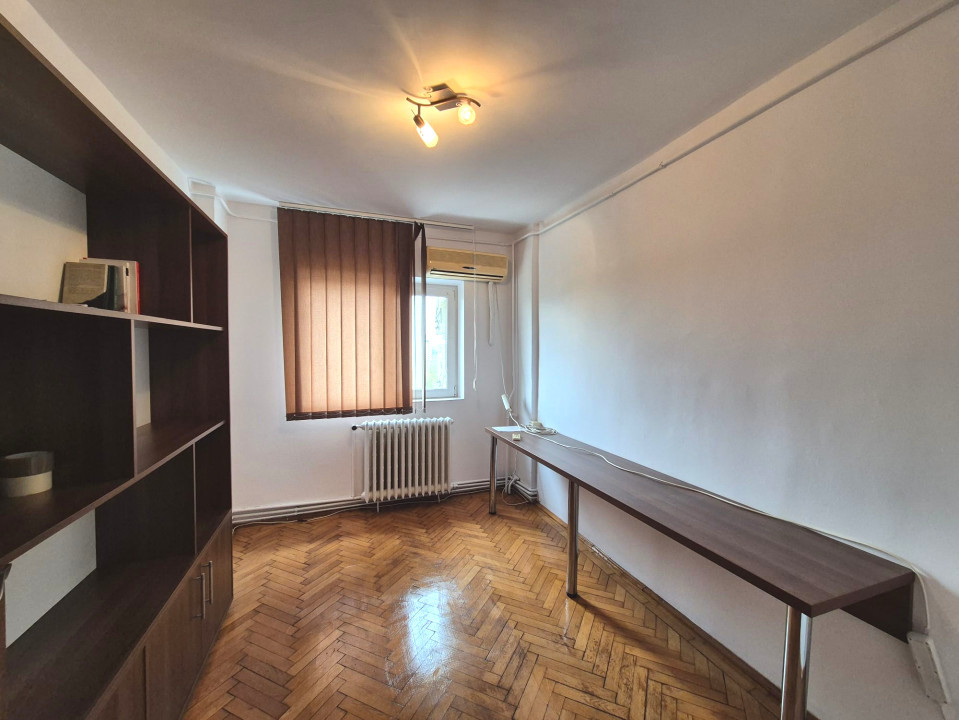 3 Camere Titan- Bd. 1 Decembrie | Balcon | 1986 | Anvelopat