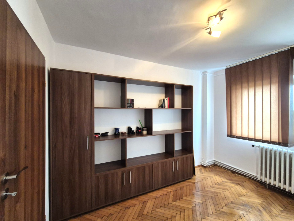 3 Camere Titan- Bd. 1 Decembrie | Balcon | 1986 | Anvelopat