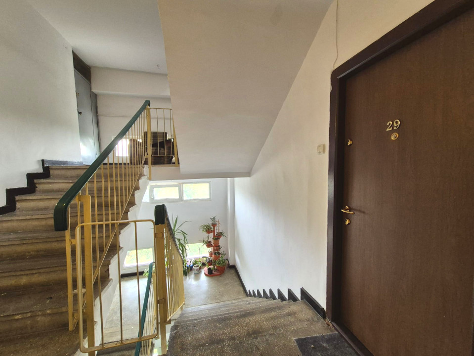 3 Camere Titan- Bd. 1 Decembrie | Balcon | 1986 | Anvelopat